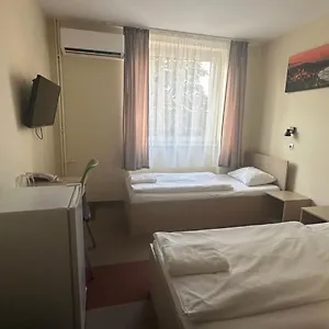 https://free-parking-free-breakfast-only-15-minutes-to-city-center.inbudapesthotels.com